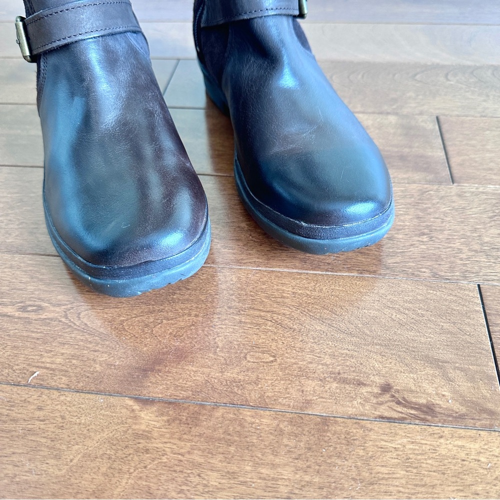 UGG Australia Dark Brown Boots with buckles, size 8.5 waterproof - Picture 7 of 16